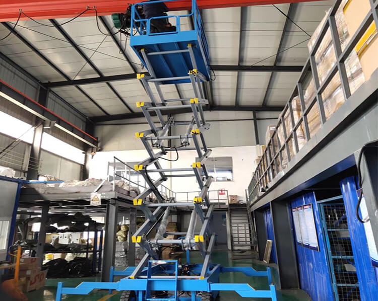 Mobile scissor lift